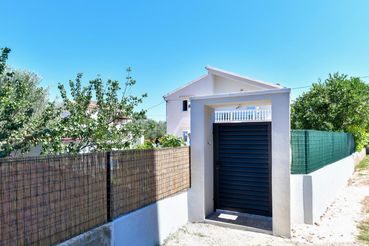 Pool House Luka Leilighet Zadar Eksteriør bilde