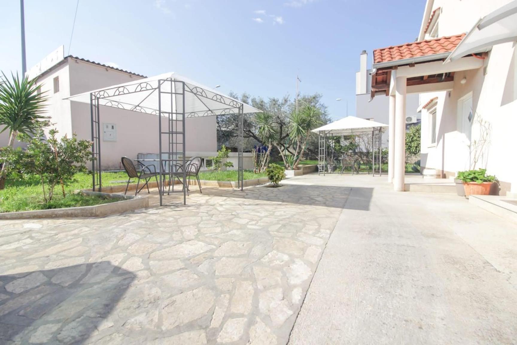 Pool House Luka Leilighet Zadar Eksteriør bilde
