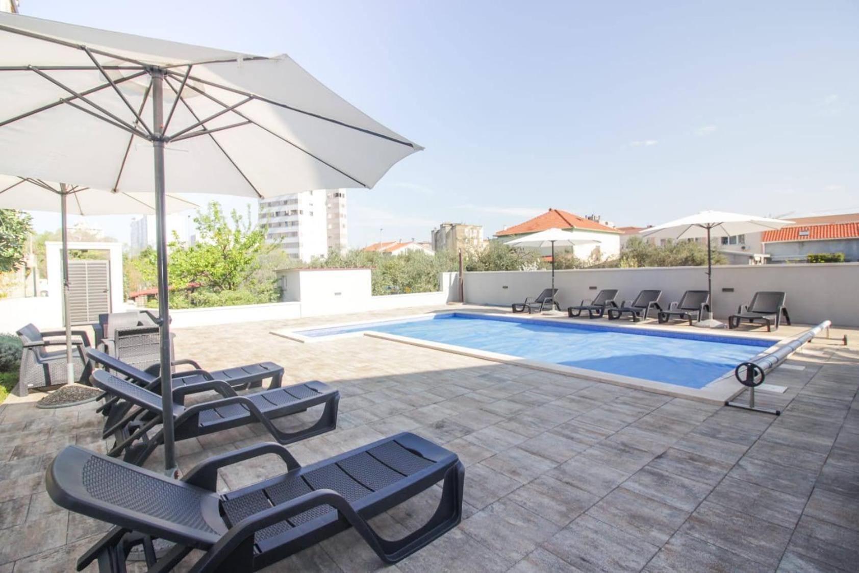 Pool House Luka Leilighet Zadar Eksteriør bilde