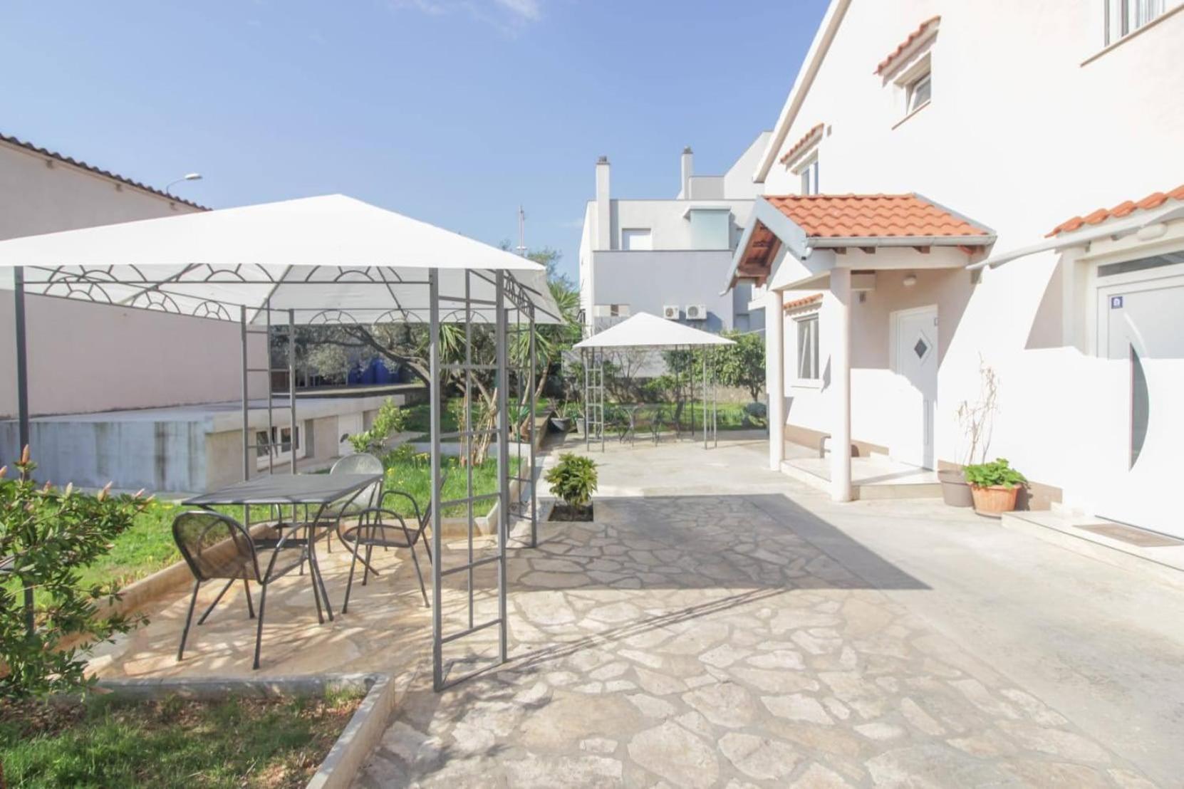 Pool House Luka Leilighet Zadar Eksteriør bilde